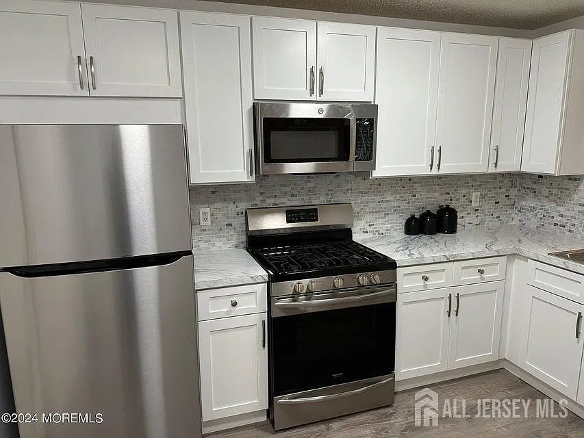 2 bed, 2.5 bath, 1332 sqft, $2,500 — Photo 3