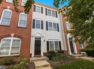 42868 Alumni Ter, Chantilly, VA 20152