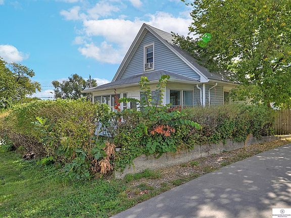 2nd image of 1307 Archer Ave