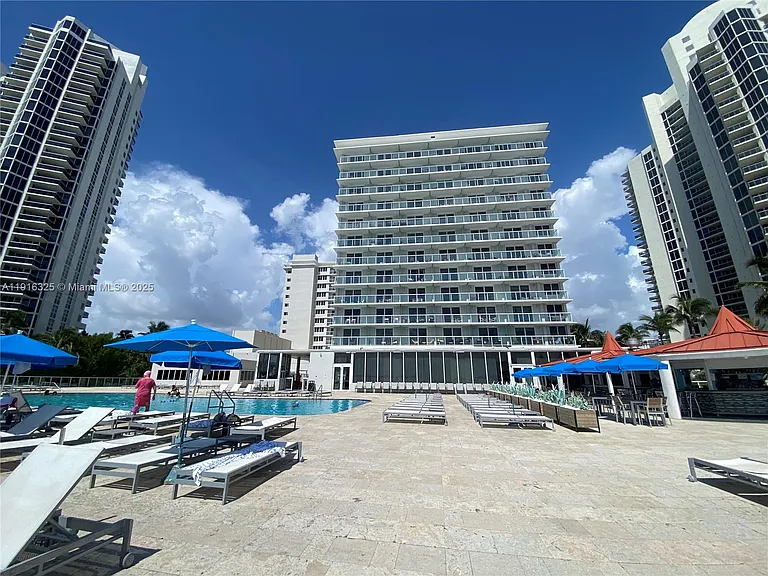19201 Collins Ave #733 — Photo 22