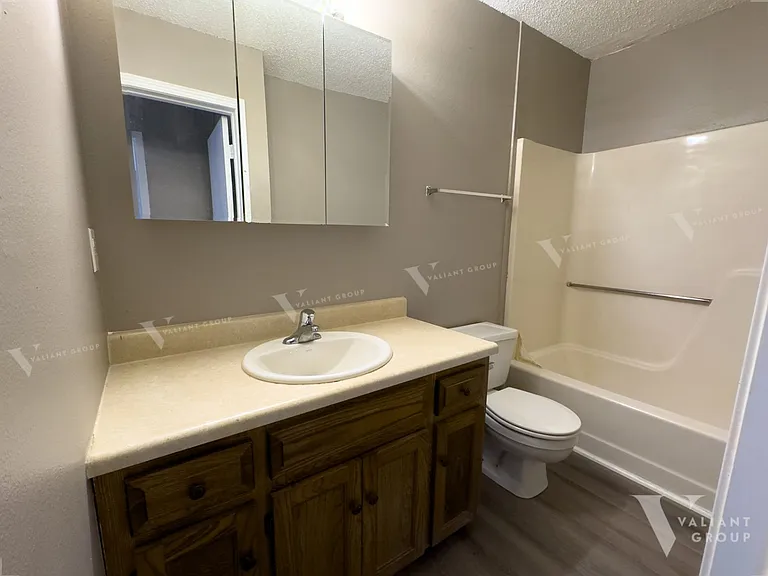 2153 E Cherry St — Photo 8