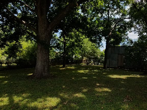 4th image of 838 W Malone Ave