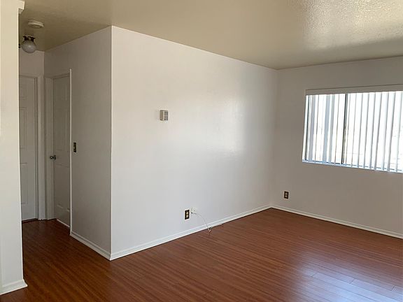 4th image of 4047 W 129th St #10
