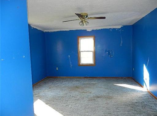 5th image of 1004 Lincoln Ave