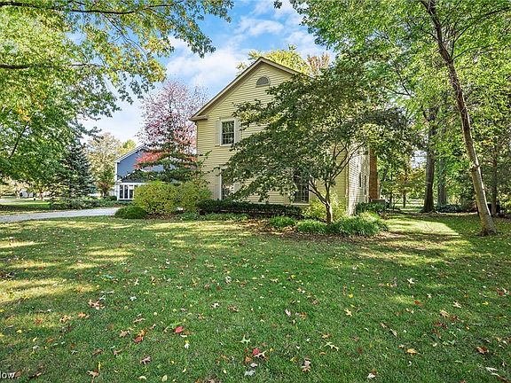 2nd image of 579 Brooke Ln