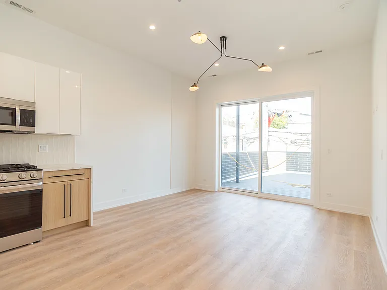 2042 W Irving Park — Photo 34