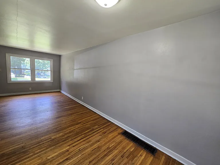 227 Madison St — Photo 8