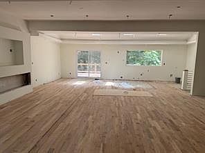 1st image of 4886 Valley View Ct