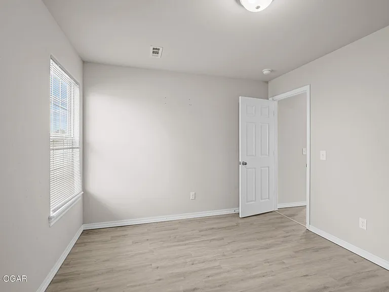 2044 Mississippi Ave — Photo 30
