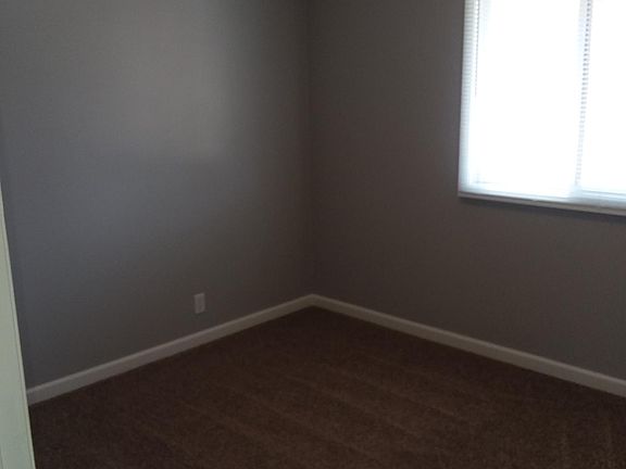 5th image of 900 S 21st St APT 6