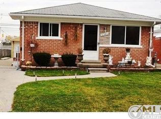 32323 Ruehle Ave, Warren, MI 48093