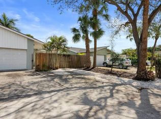 8632 Pluto Terrace, West Palm Beach, FL 33403