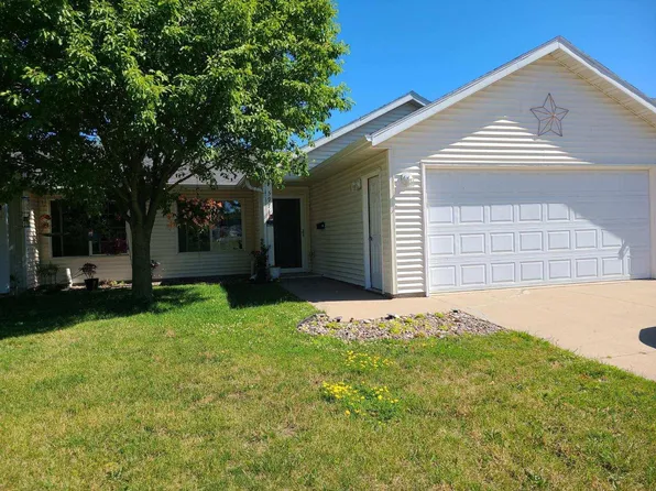 597 19th St E, Zumbrota, MN 55992