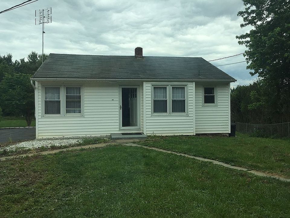 2nd image of 1850 Lilac Ln