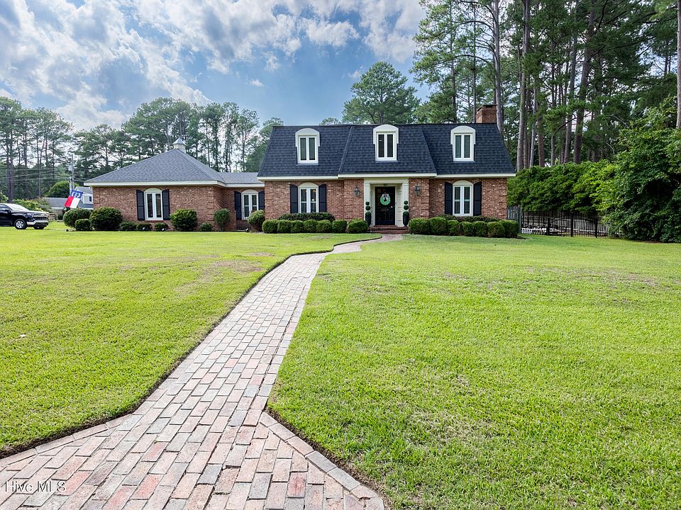 1st image of 1119 Windemere Drive NW