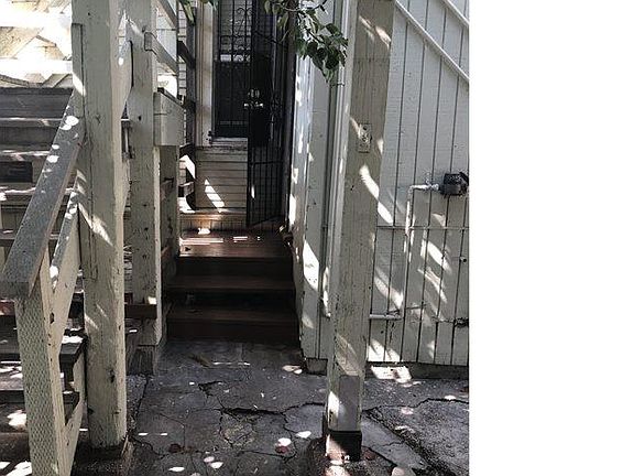 4th image of 621 23rd St APT 1
