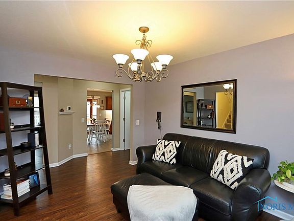 4th image of 25071 Belmont Ct