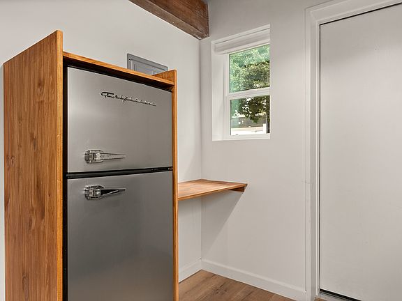5th image of 2403 Hyperion Ave #1/2