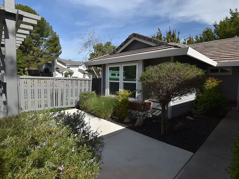 301 Willowood Ct — Photo 13