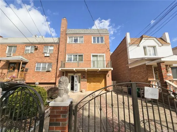 (undisclosed Address), Maspeth, NY 11378