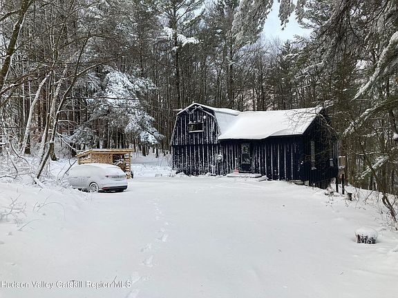 4th image of 92 Cunningham Hill Road