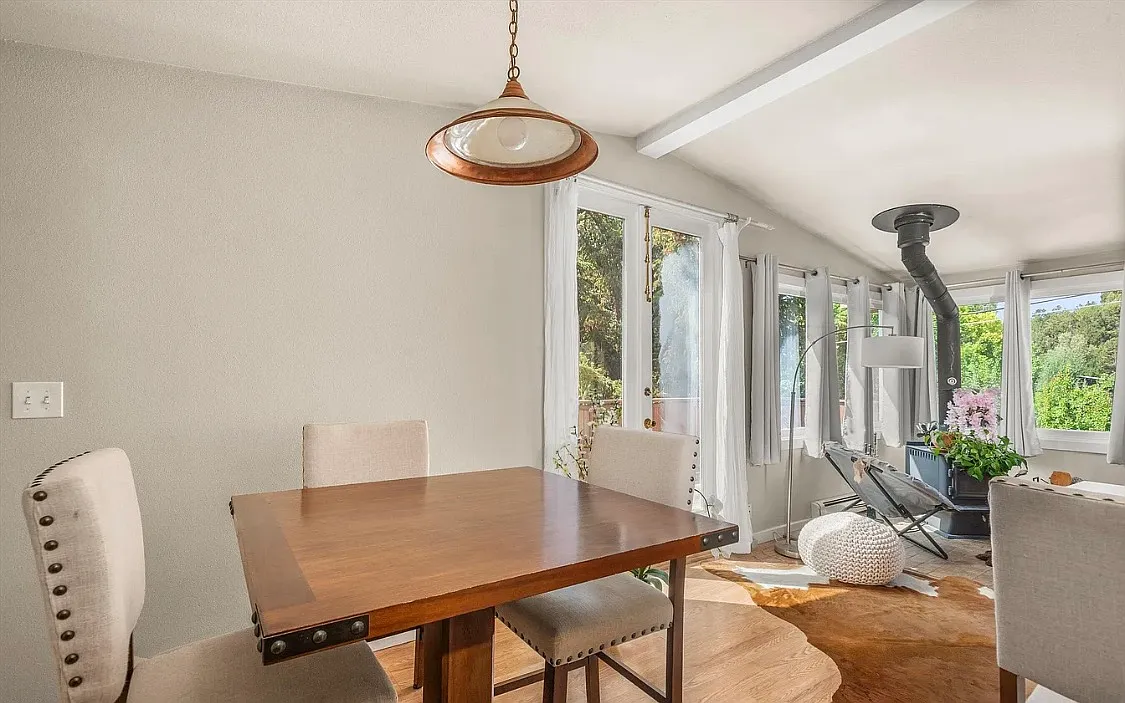 3 bed, 1152 sqft, $5,350 — Photo 4