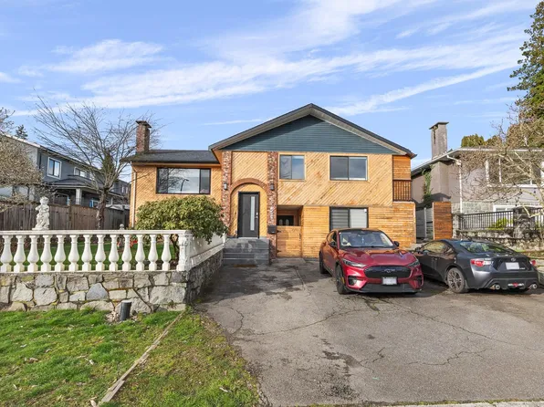 5307 Springdale Ct, Burnaby, BC V5B 2B5