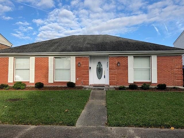 1st image of 307 Brett Dr