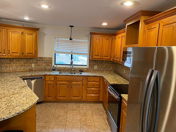 4th image of 1320 Buckhead Dr