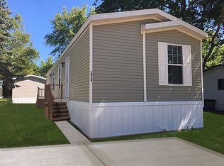 2925 Uri Dr, Bay City, MI 48706