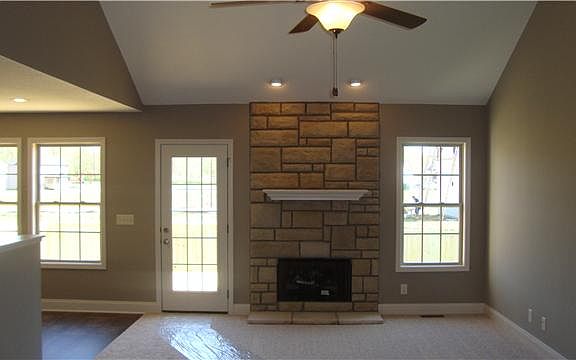 3rd image of 422 Fox Xing Lot 422