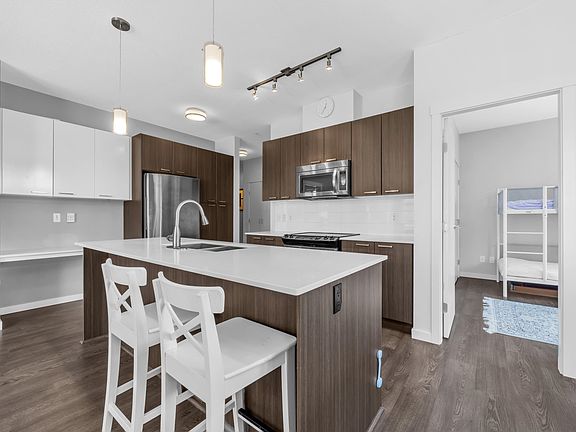 4th image of 617 Smith Ave #312