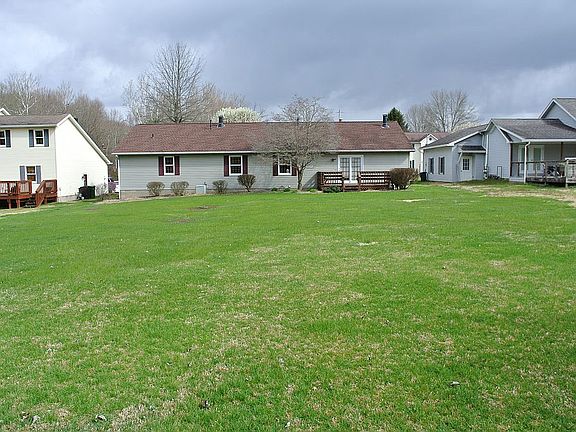 2nd image of 123 Arrow Dr
