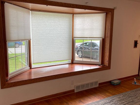 3rd image of 4323 Sinnwell Dr