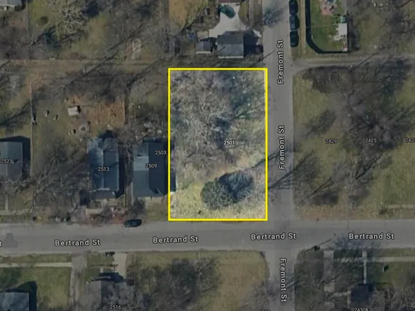 2501 Bertrand St, South Bend, IN 46628