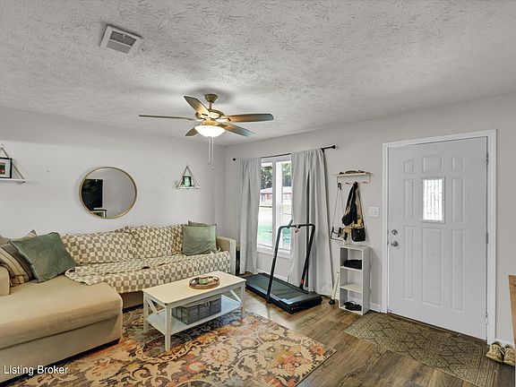 5th image of 9509 Yellow Pine Ct