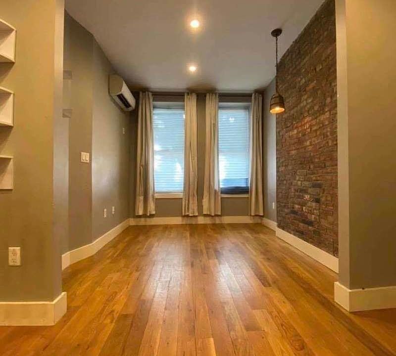 2nd image of 423 Rogers Ave