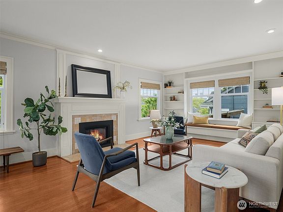 5th image of 1423 Nob Hill Avenue N