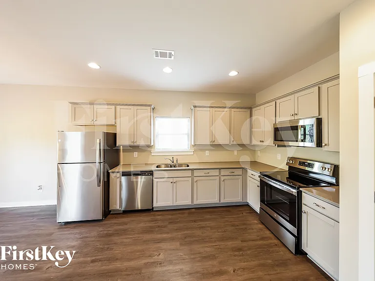 170 Lakewood Ln — Photo 9