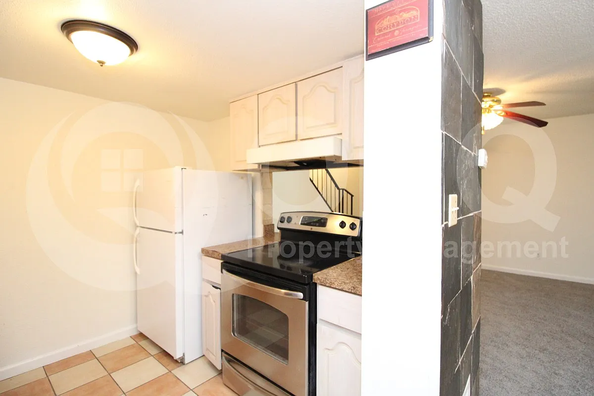3 bed, 1.5 bath, 1008 sqft, $1,495 — Photo 3