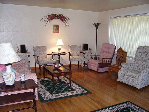 Living room with beautiful oak hardwood flooring