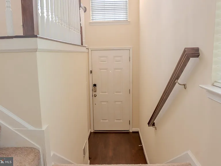 726 Millhouse Dr — Photo 3