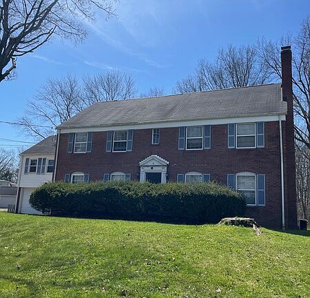 2nd image of 587 1/2 Tod Ln
