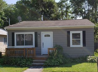 659 Heights Rd, Lake Orion, MI 48362