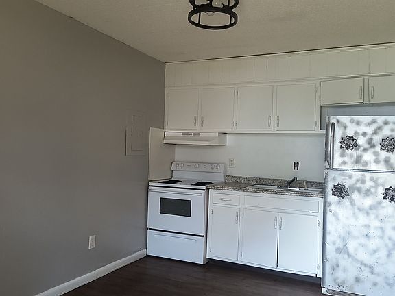 2nd image of 1717 S Olive St #2
