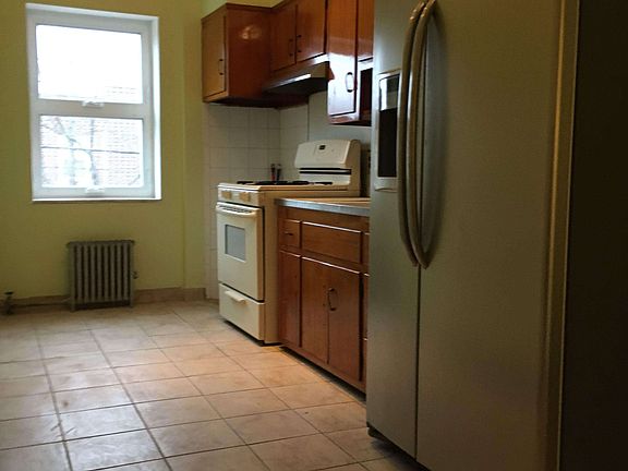 4th image of 7601 16th Ave #2