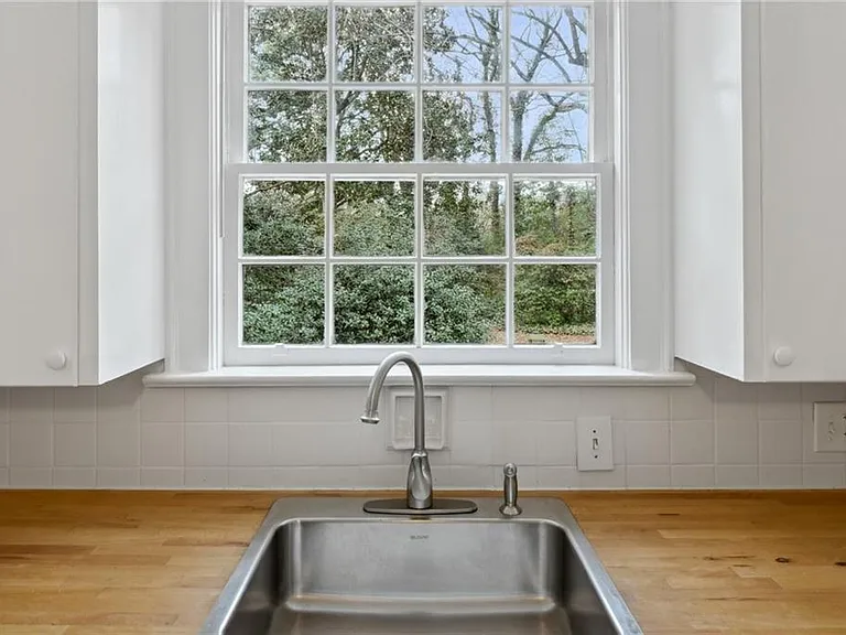 2878 N Hills Dr NE — Photo 16