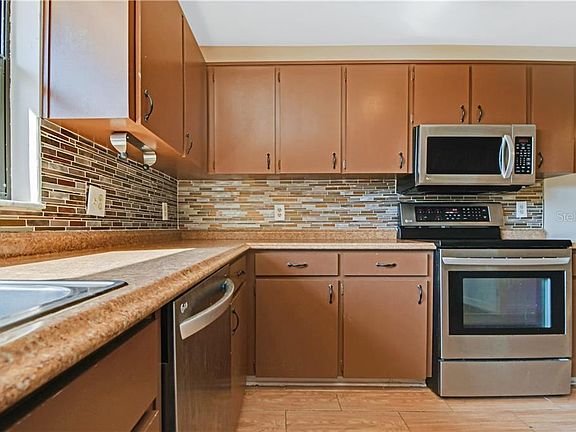 4th image of 505 Hunter Cir