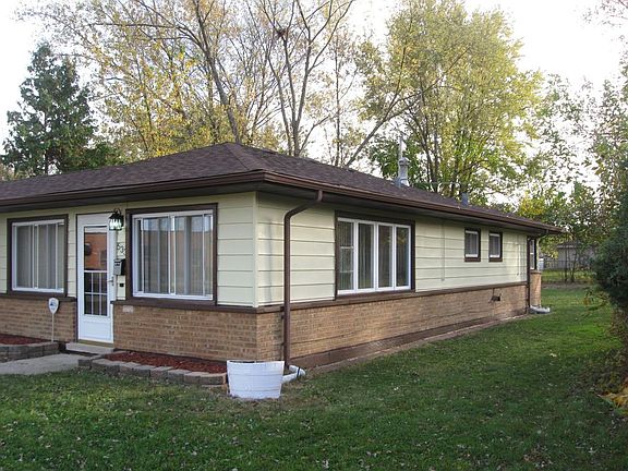 3rd image of 533 Lakewood Blvd