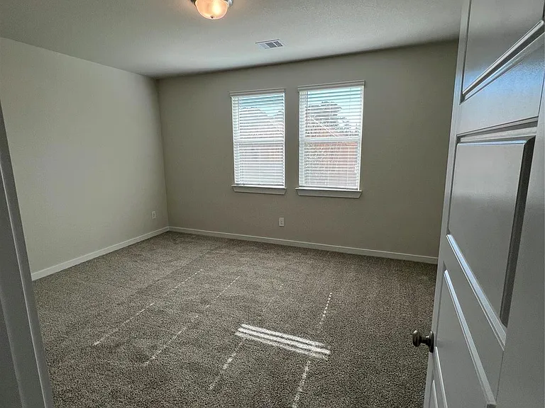 1709 Cayden Oak Ln — Photo 5
